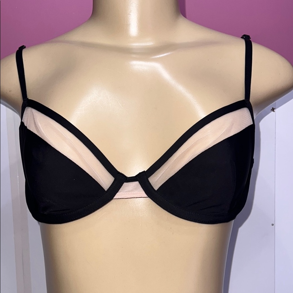 Victoria's Secret Black and Cream Plunge‎ Bra zs 32C